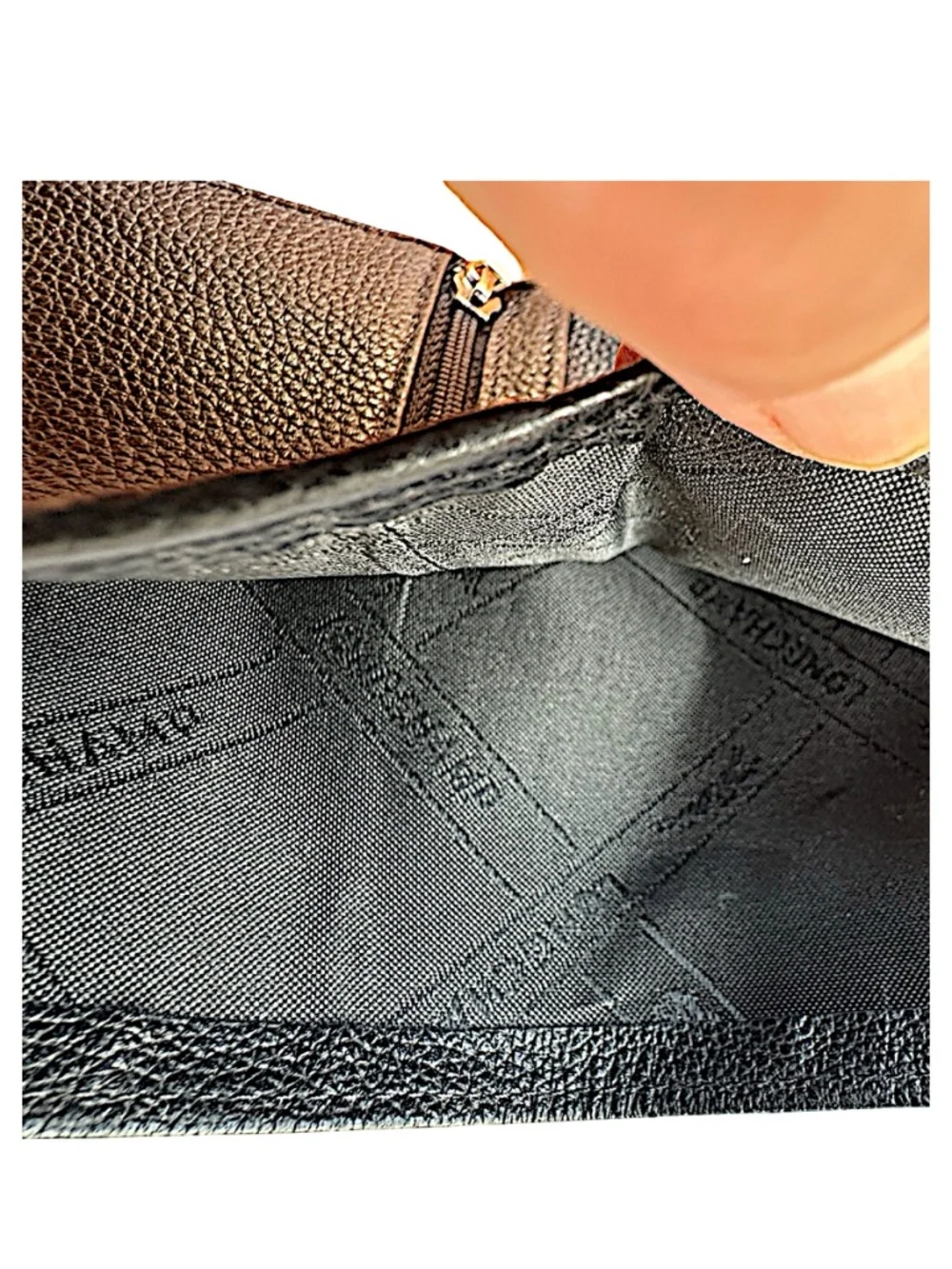 LONGCHAMP Mens Leather Le Foulonné Trifold Wallet 3.5”x5” Black